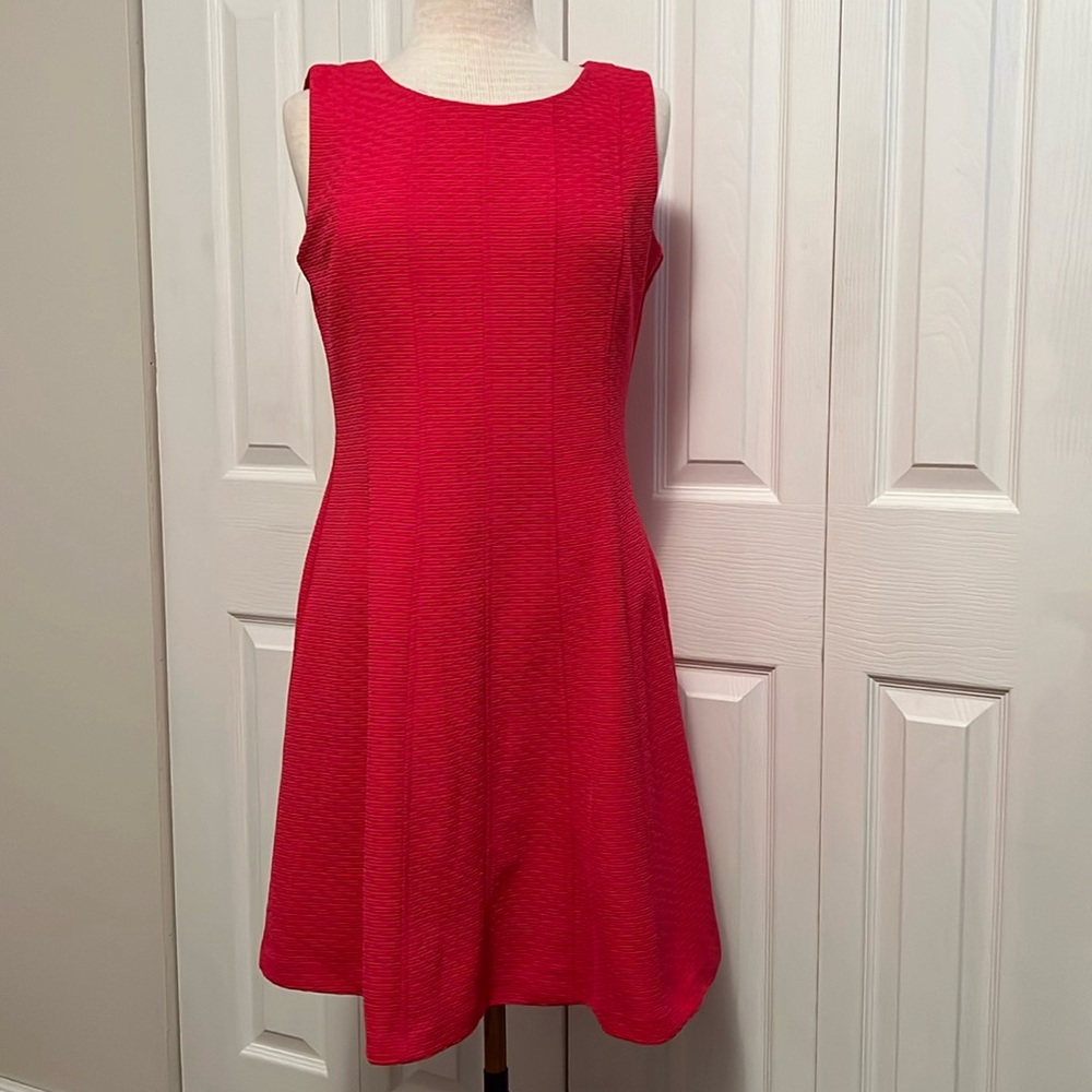Just…Taylor Hot Pink Textured Jacquard Knee Length Sleeveless Dress Size 8